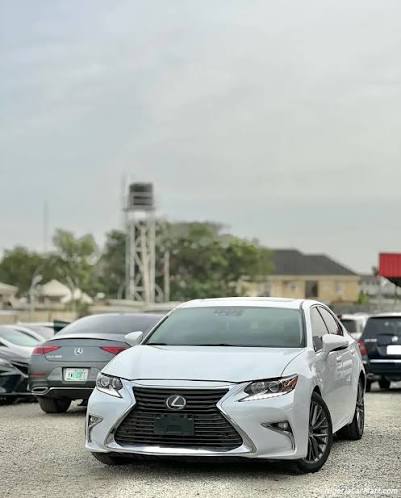 Lexus ES 350 2017